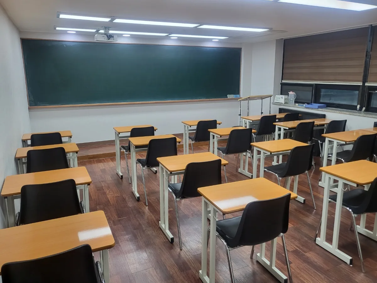 사하구 구평동 스터디룸 미팅룸 장비 주변 정밀 위생청소 사례 - 행진크린